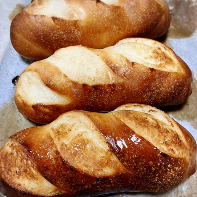 シュガーバターソフトフランスと晩ご飯(鮭)