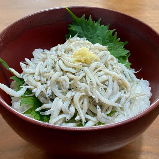 地産地消で釜揚げシラス丼 ♪