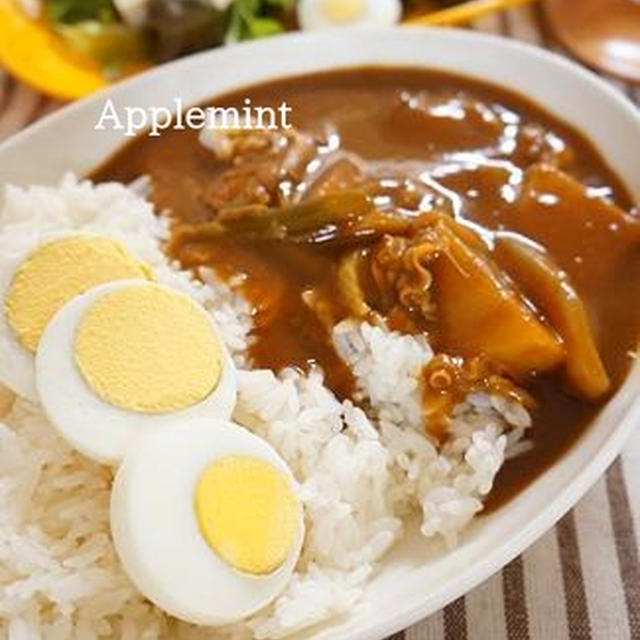 子どもにも食べやすい♪トマト風味のベビー帆立とアスパラのカレーライス