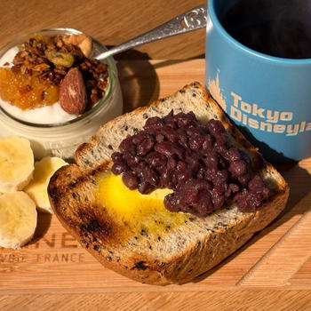 黒ごま食パンであんバタートースト♪.