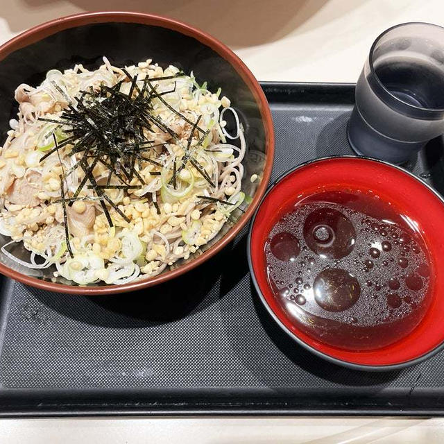 ラー油肉つけそばを啜る（番外編）〜名代 富士そば〜