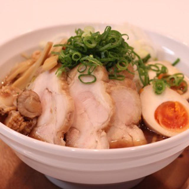 昼カフェ☆自家製鶏チャーシューでこんもりラーメン（チャーシューレシピ）　