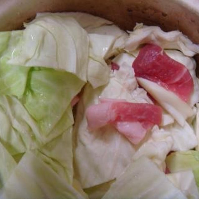 蒸しキャベツを、にんにく醤油ポン酢で。