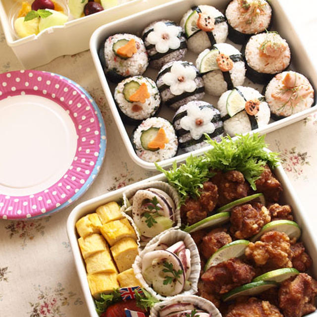2015年　運動会のお弁当　デコおにぎり４種