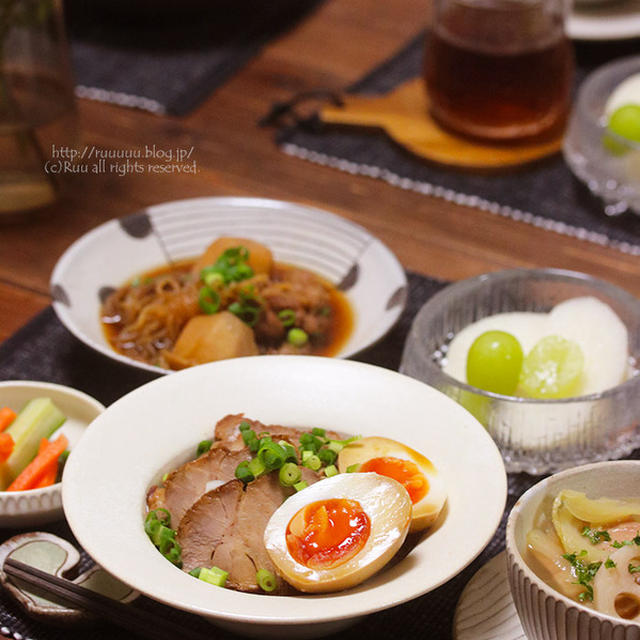 【献立】チャーシュー丼。～金曜日、私たちは世界中の元気と笑顔を担う～