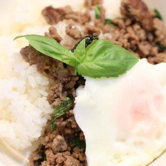 ガパオライスでアジアン朝ごはん＼(^o^)／コメダ珈琲監修シロノワールクランチ( *´艸｀)