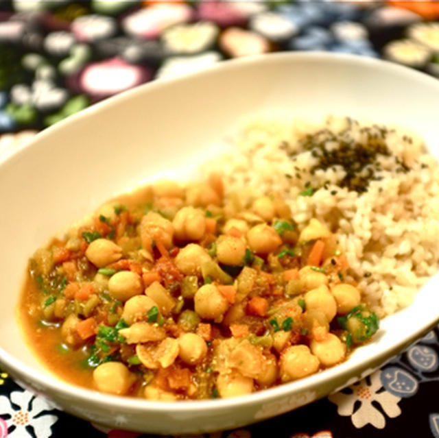 ひよこ豆のトマト味噌ヨーグルトカレー。