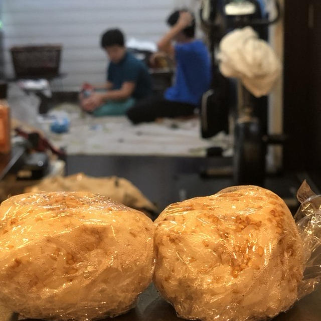 カウンターのおにぎり。