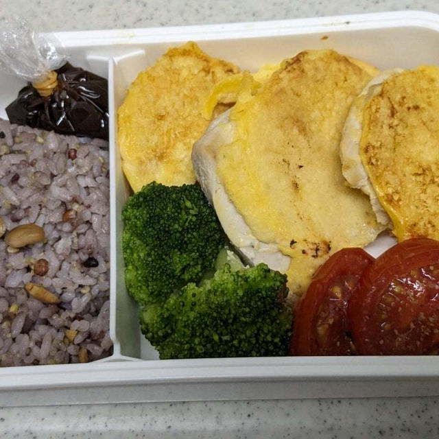 わたしのお弁当　〜チキンピカタのお弁当〜
