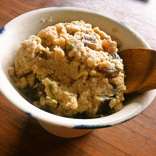 あまった食材を放り込んで作る煎りおから