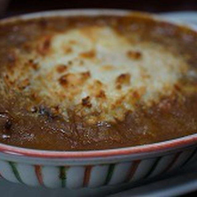 半熟卵を絡ませ、まいう～な焼きカレー