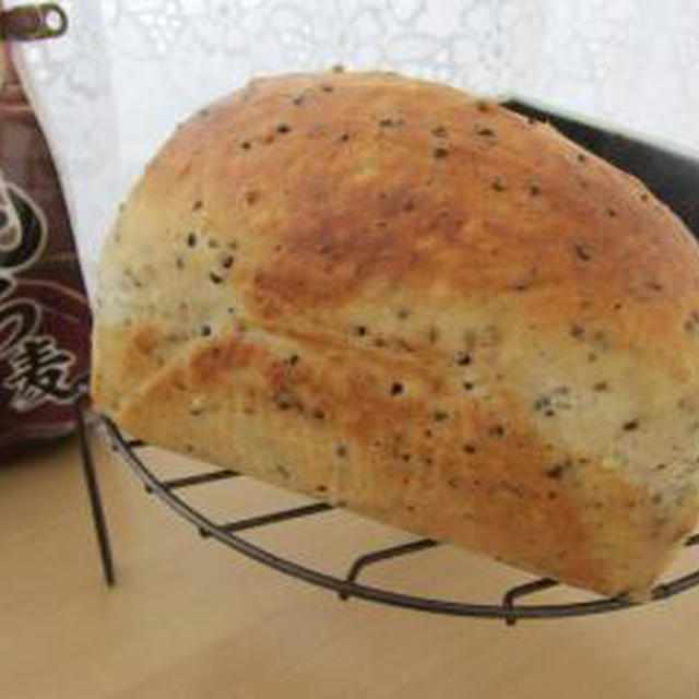 もち麦黒ごまミニ食パン♪