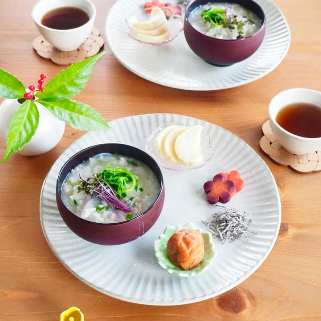 無病息災を願って七草粥を…