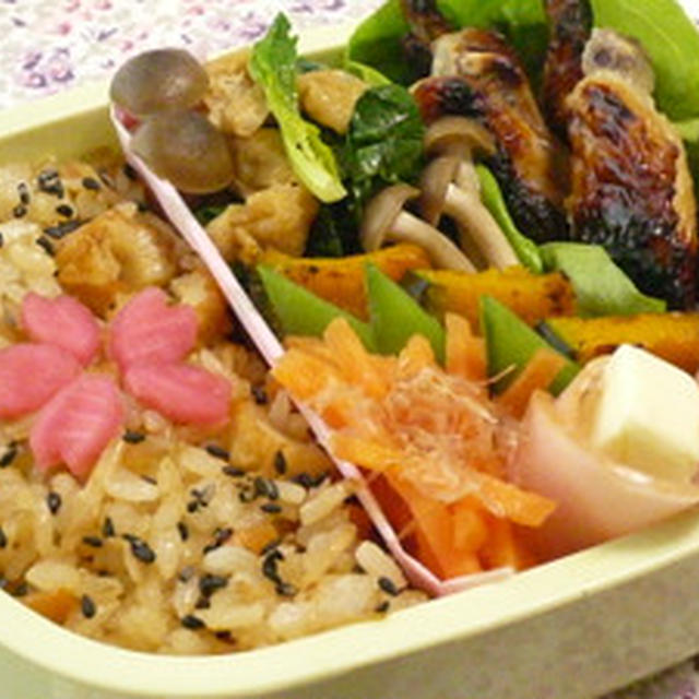 鶏手羽中の塩麹焼き弁当～OVOで半熟卵のせ♪いかオクラ丼