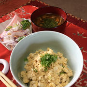 簡単、うまい、包丁いらず❣️ダイエットだよー、炒り卵豆腐丼