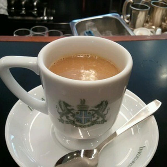 初めて「イノダコーヒー」