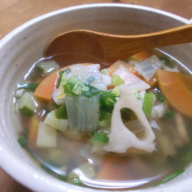 12種類の野菜の鰹だしスープ♪
