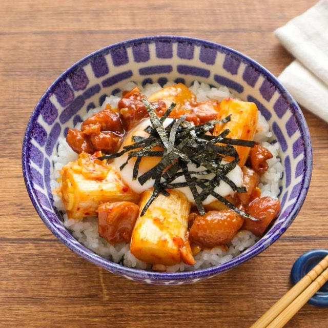 ＊【レシピ】やきとり缶で楽々♪焼き鳥キムチ丼＊