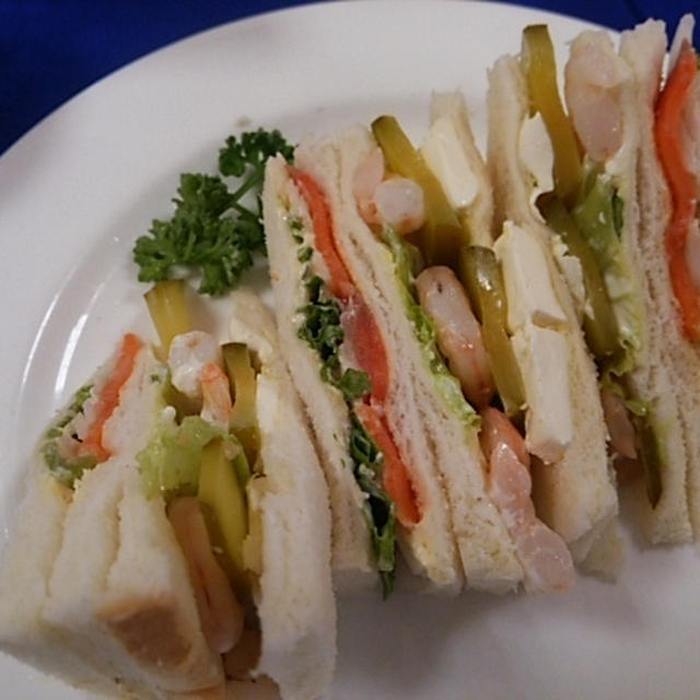 喫茶店クローバーでデパートランチ
