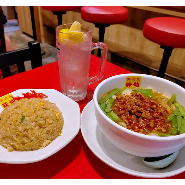 名古屋名物「台湾ラーメン」＋ニンニクチャーハン@味仙（みせん）東京神田西口店
