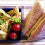 ホットサンドとオムレツのお弁当