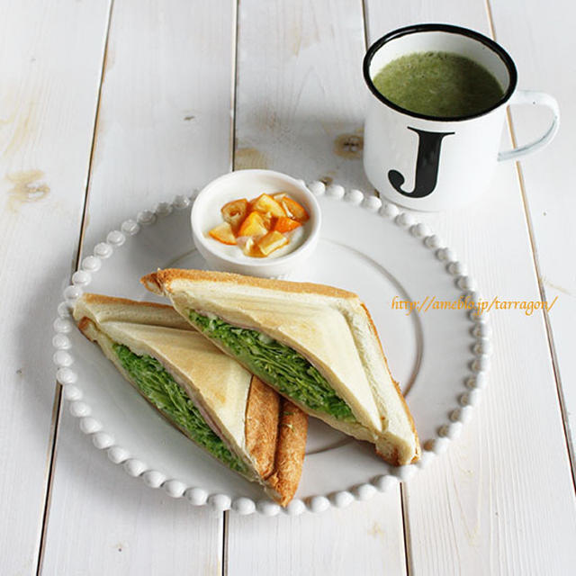 キャベツたっぷりでおいしい♡流行りの沼サン（サンドイッチ）とグリンスムージーな朝ごはん。