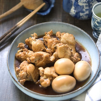自家製簡単酢で骨付き鶏肉の煮物
