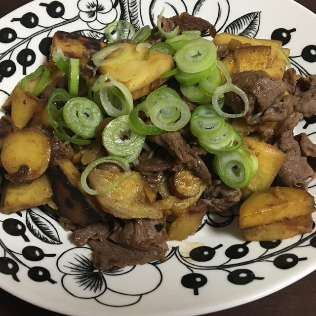 牡蠣だし醤油を使ってさつまいもと牛肉炒めを作る