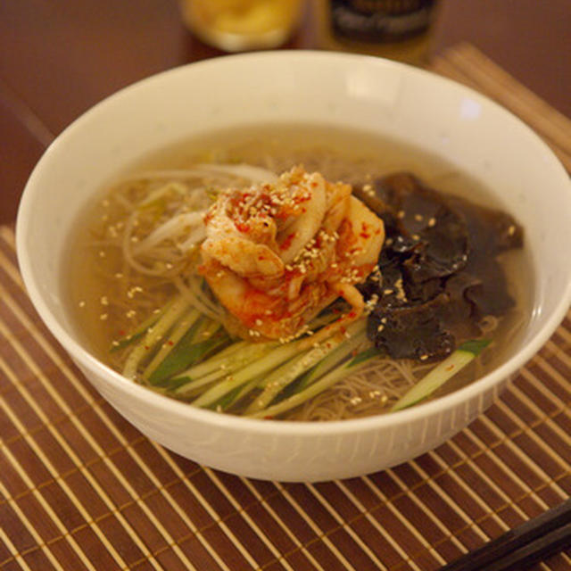 お野菜たっぷり、さっぱりおいしい韓国冷麺♪