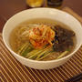 お野菜たっぷり、さっぱりおいしい韓国冷麺♪