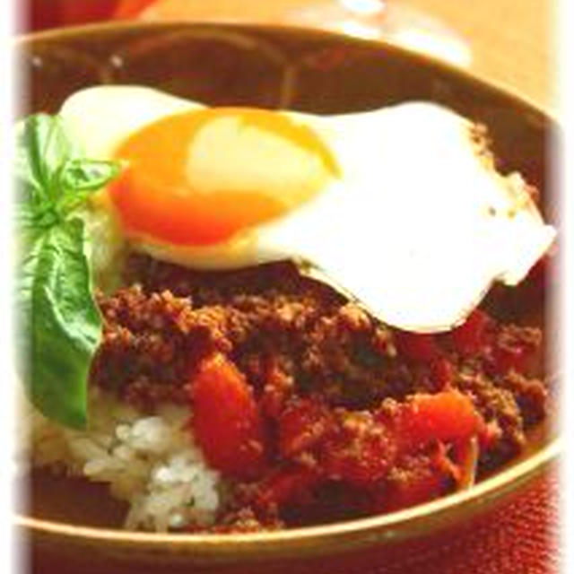 ごろごろ人参のミートソースご飯。　と献立。