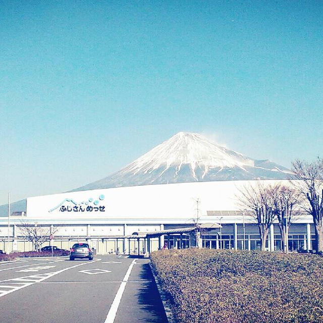 三女）物産展しています