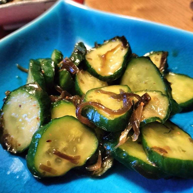 ピリ辛塩昆布きゅうり　ごま油の風味でおつまみモードに