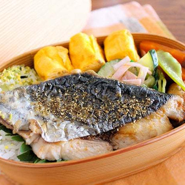 さわらと玉子焼き　夫のわっぱお弁当