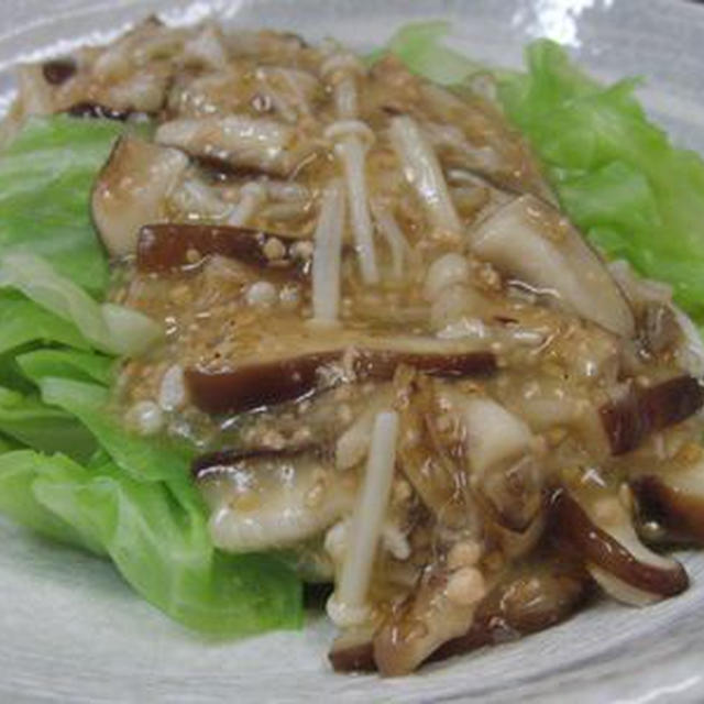 鍋ひとつで楽々♪　煮キャベツの鮭きのこあんかけ