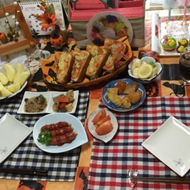ピザトーストと残り物で朝食