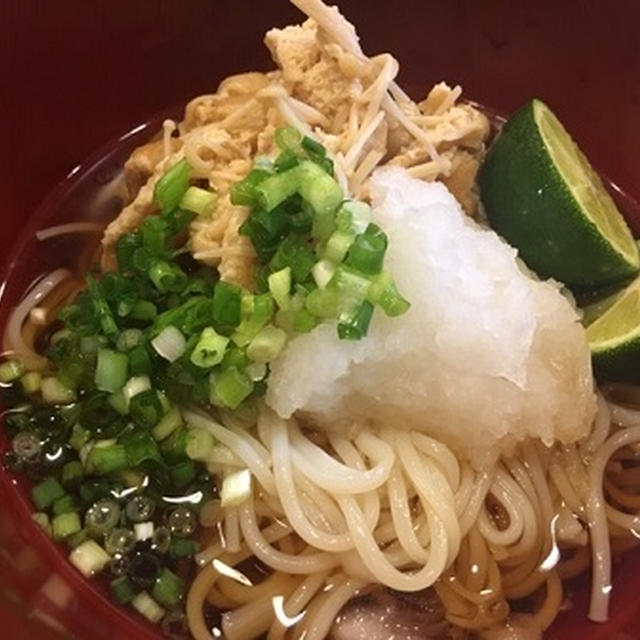 お昼は半田麺