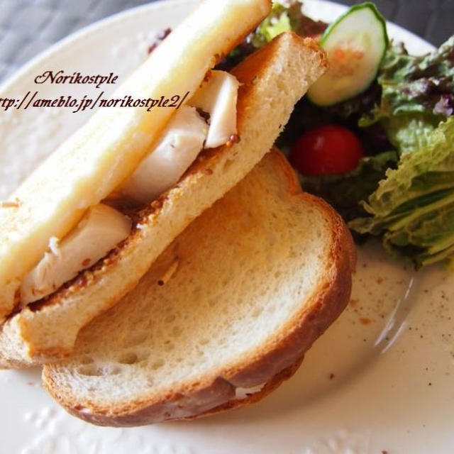 フレッシュミントの鶏ハムサンドイッチ
