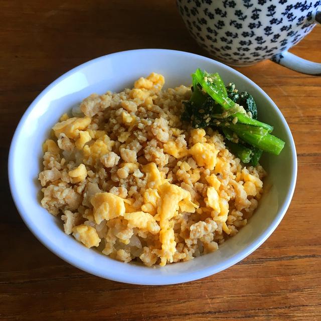 【春休みのお昼ごはん】パパッと鶏そぼろ丼