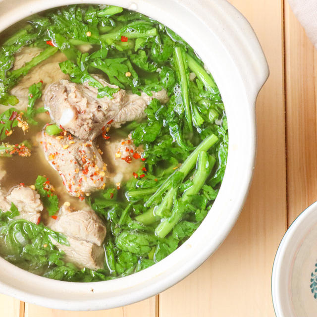 【ベトナム家庭料理】おかずが寂しい時に。スペアリブと春菊のスープ