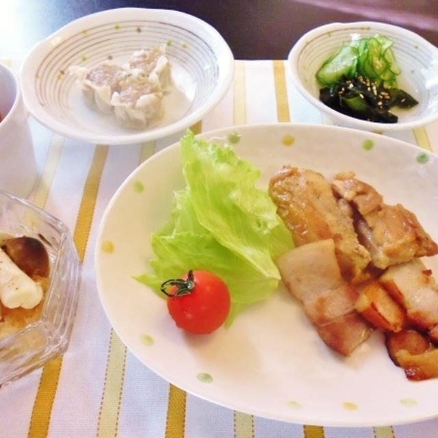 小鉢４種と手作り叉焼の朝ごはん