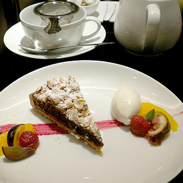 東京・新宿「カフェ・トロワグロ」