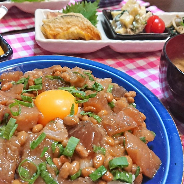 　節約・簡単・栄養満点【とろ～りネバネバ！漬けまぐろ丼】　de　夕食　＆　歳には勝てん…。