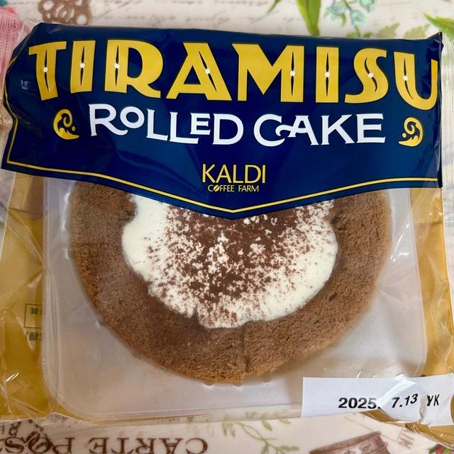 濃厚クリームたっぷり！カルディ ティラミスロールケーキ