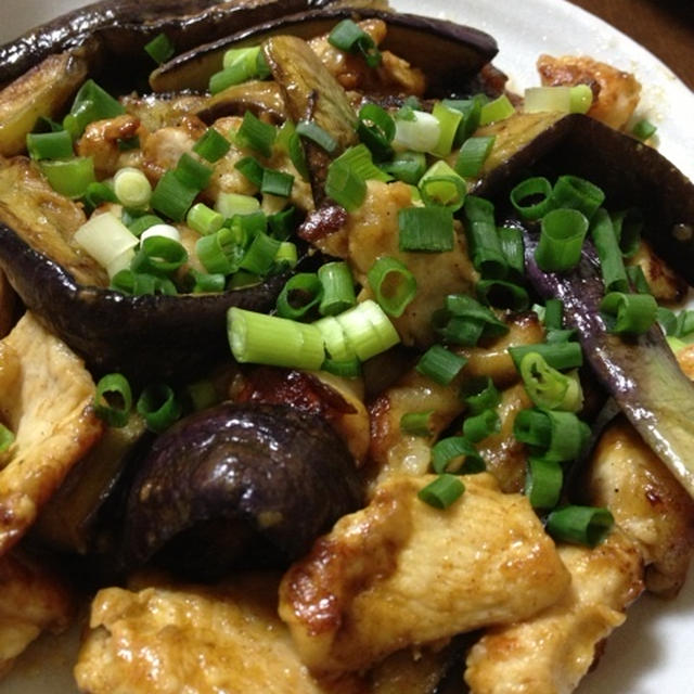 カレーペーストで簡単☆鶏胸肉とナス炒め