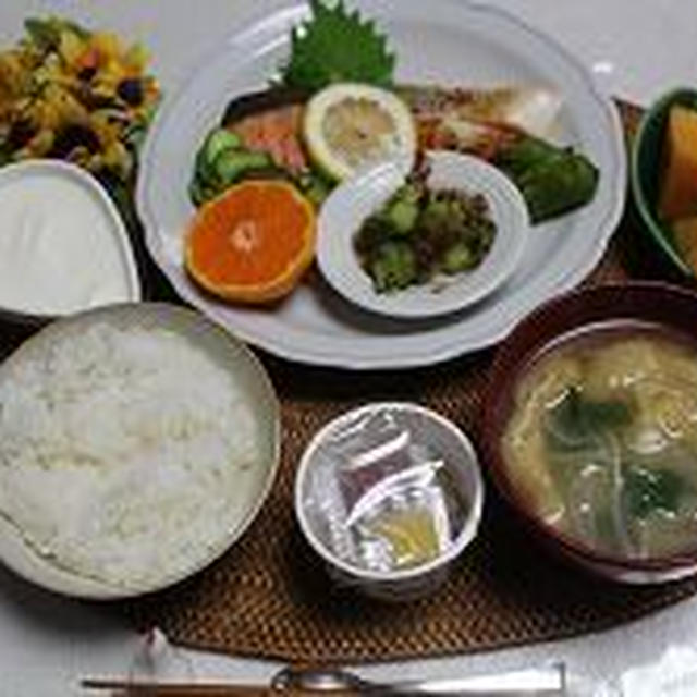 朝ご飯とラウンド型で焼くパン