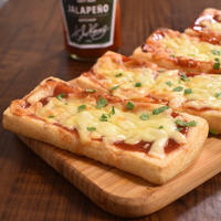 ハインツ日本株式会社「ハラペーニョケチャップ」で作る 油揚げピザ