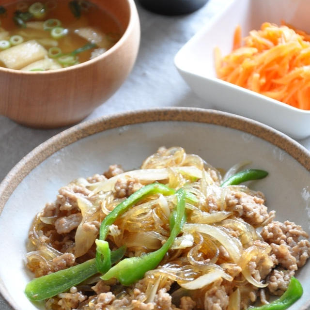 旨みとおいしさを吸い込む節約食材春雨を使って”野菜とひき肉の春雨炒め”10分節約献立