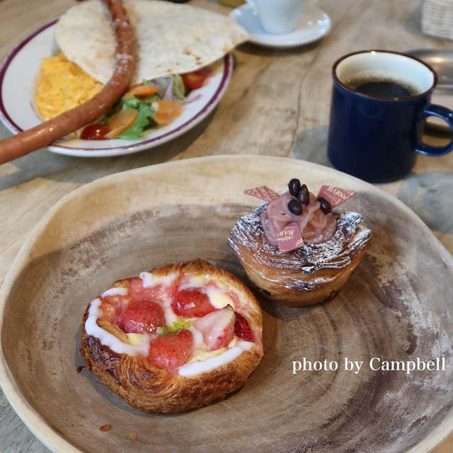 森の中の山小屋風カフェ"148CAFE"でモーニング