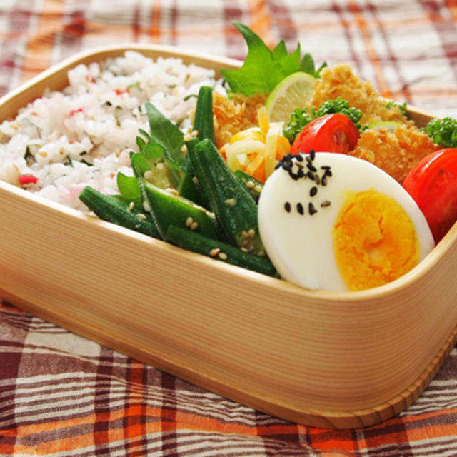 チキンカツと梅紫蘇ごはん・・お弁当♪